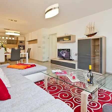 Haus Zum Achterwasser - 1 Und 2 Apartment *